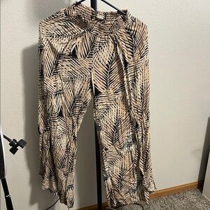 Women's Black and Cream Patterned Pants